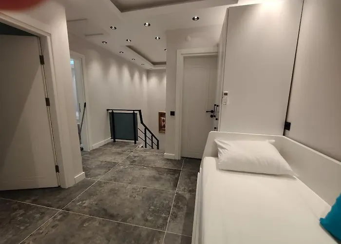 Villa Sunny In Kale Içi 7 Persoons Antália